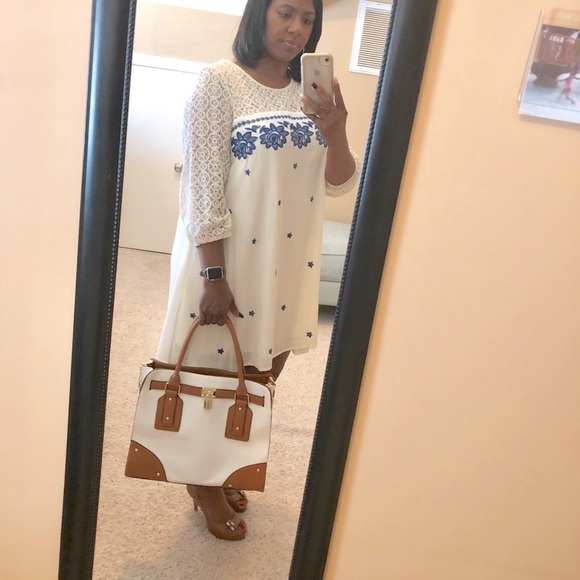 🤑SOLD🤑 BEAUTIFUL SWING DRESS WITH LACE 👗 - Picture 2 of 5